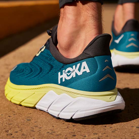 hoka one one arahi 6